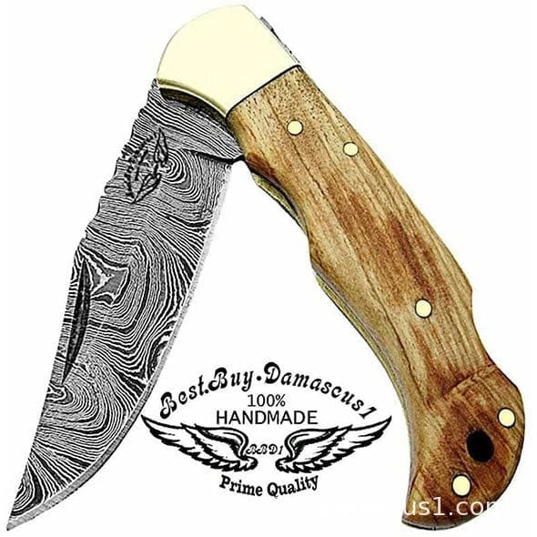 Handmade Damascus steel folding pocket knife with olive wood handle, brass bolster and finger-grooved grip — best pocket knife guide cover